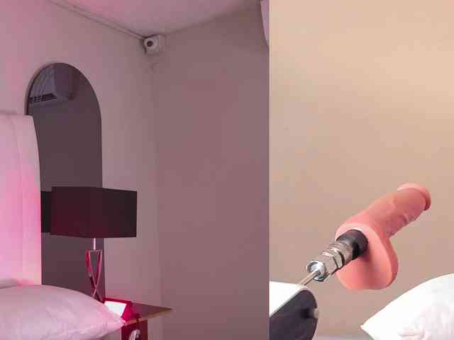 NicolleSweett04 webcam