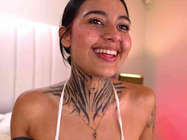 NicolleSweett04 webcam