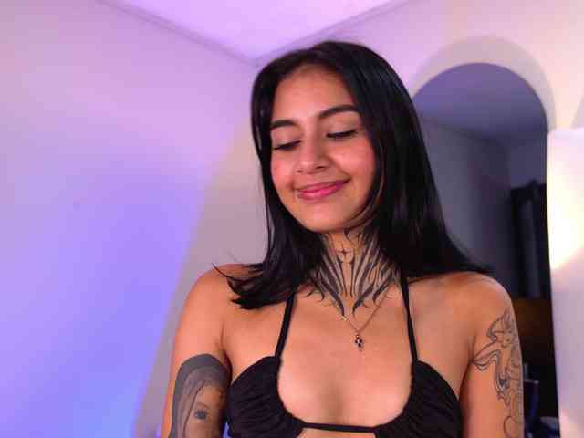 NicolleSweett04 webcam