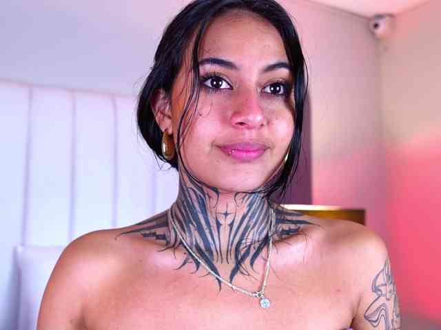 NicolleSweett04 webcam