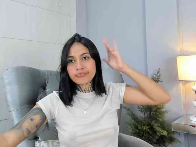 NicolleSweett04