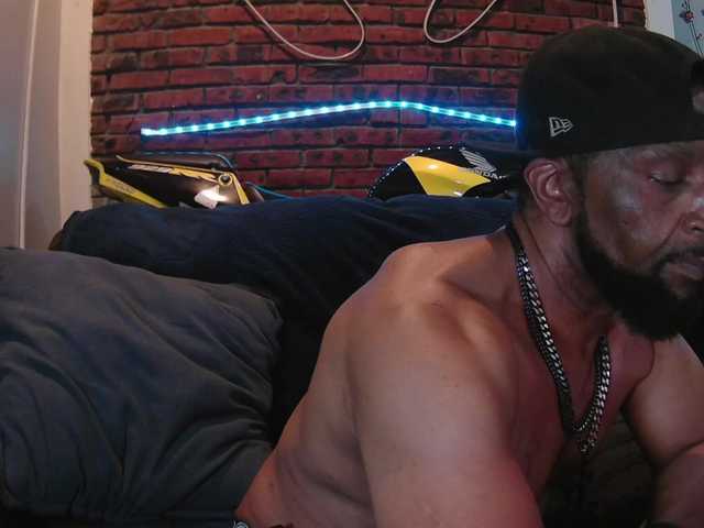 TwiceTheTease2 live cam on BongaCams