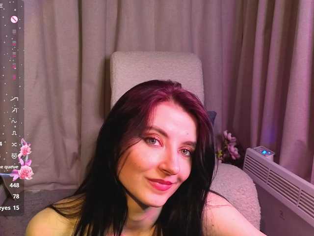 NicoleLuxe's BongaCams show and profile