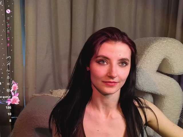 NicoleLuxe's BongaCams show and profile