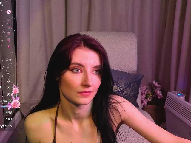 NicoleLuxe's BongaCams show and profile