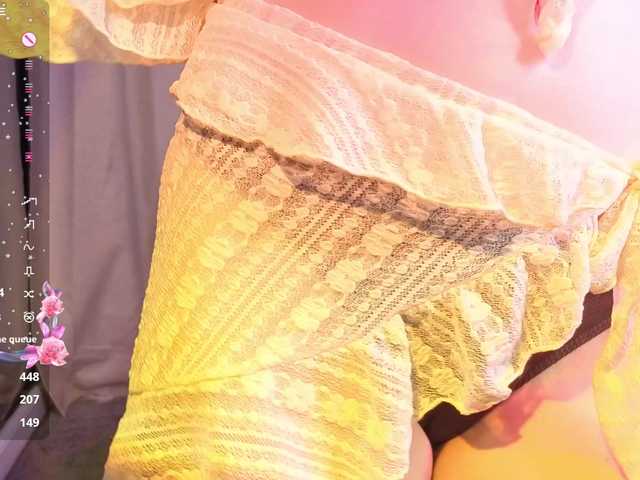 NicoleLuxe's BongaCams show and profile