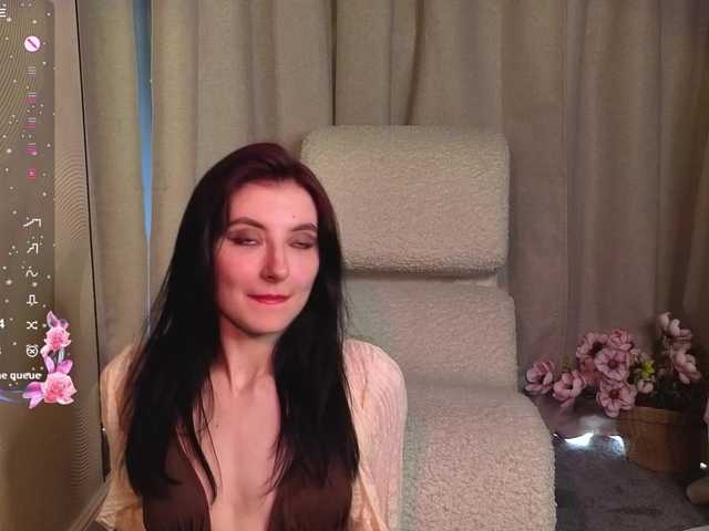 NicoleLuxe's BongaCams show and profile