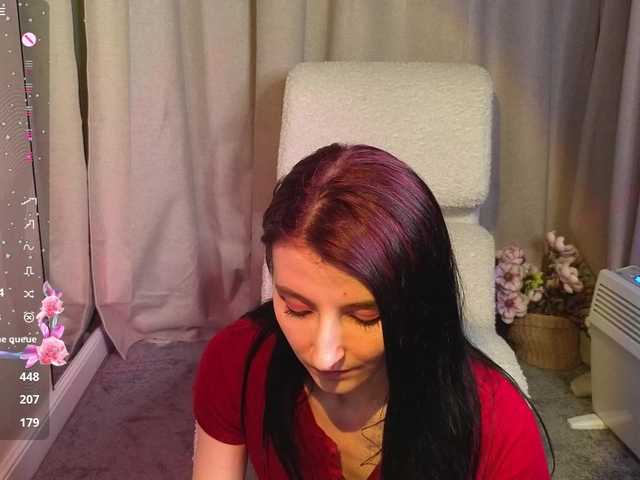 NicoleLuxe's BongaCams show and profile