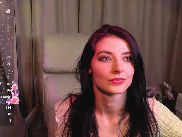 NicoleLuxe's BongaCams show and profile
