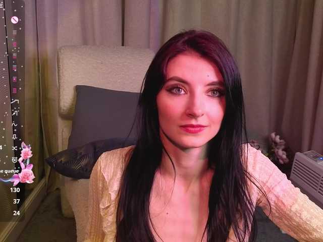 NicoleLuxe's BongaCams show and profile