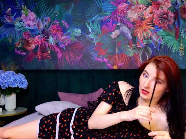 NicoleLuxe live cam on BongaCams