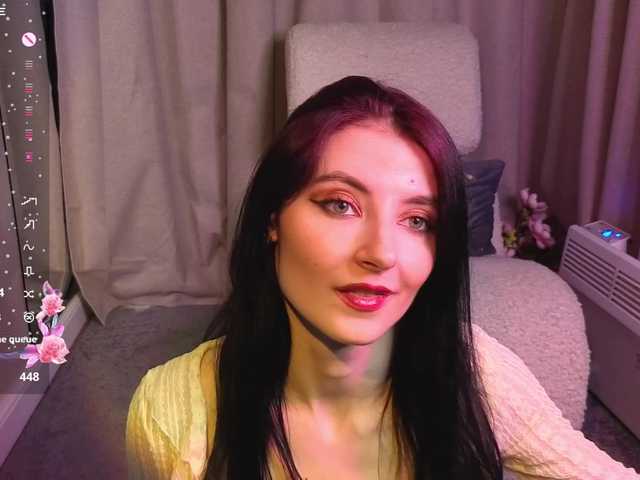 NicoleLuxe's BongaCams show and profile