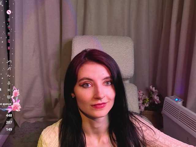 NicoleLuxe's BongaCams show and profile