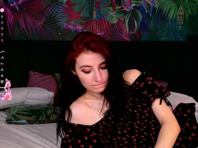 NicoleLuxe webcam