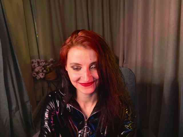 NicoleLuxe webcam