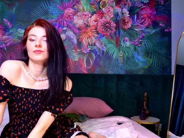NicoleLuxe webcam