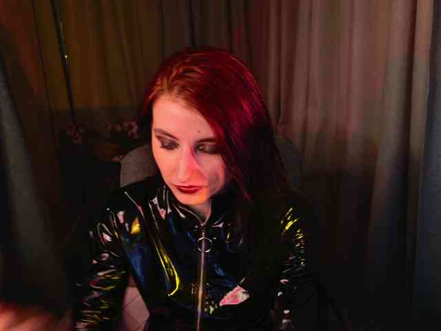 NicoleLuxe webcam