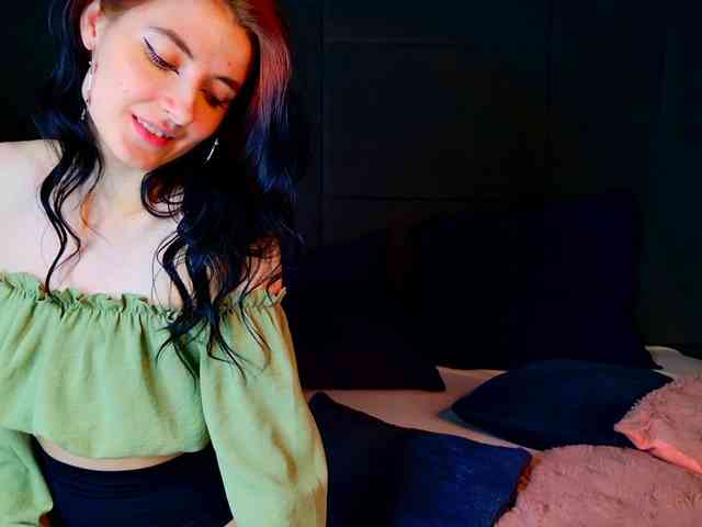 NicoleLuxe webcam