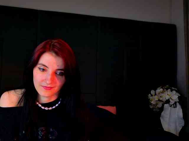 NicoleLuxe webcam