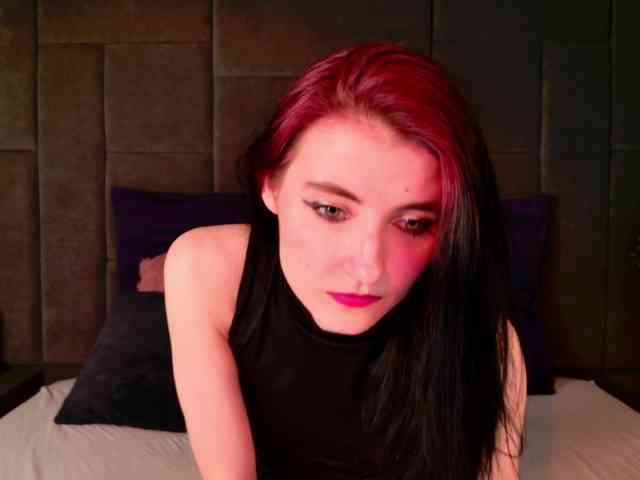 NicoleLuxe webcam