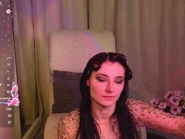 NicoleLuxe webcam