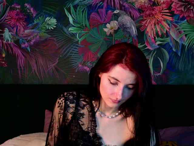 NicoleLuxe webcam