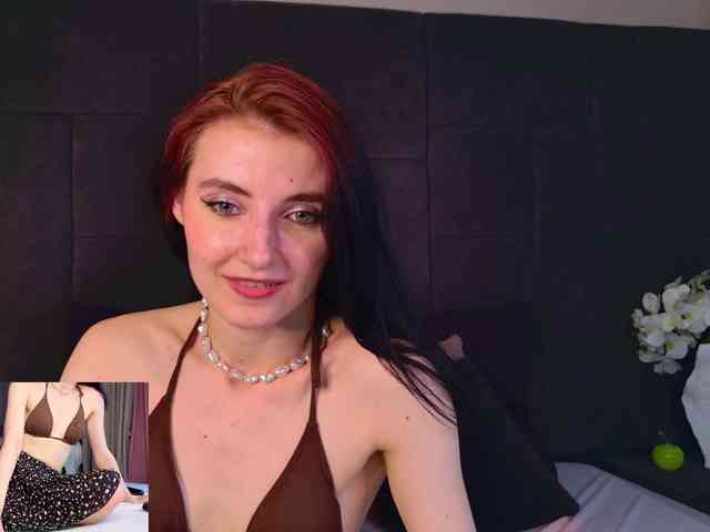 NicoleLuxe webcam