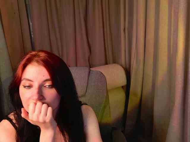 NicoleLuxe webcam