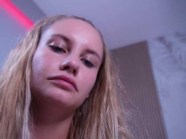 Sex chat gratuit in direct cu kimmblaze pe BongaCams
