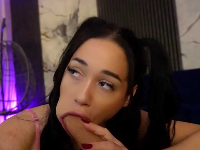 kimmblaze live cam on BongaCams