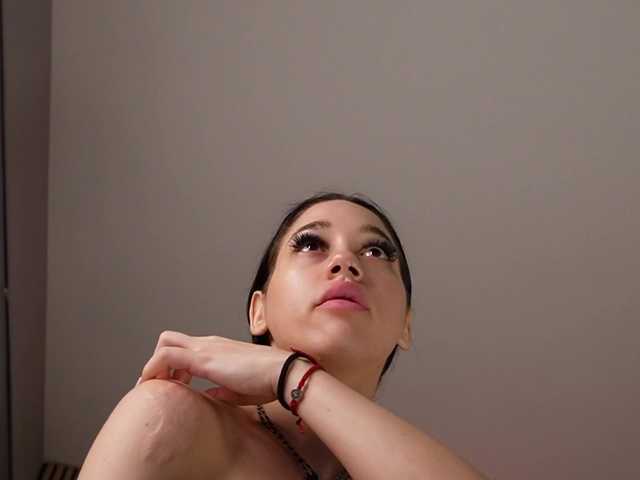 kimmblaze live cam on BongaCams
