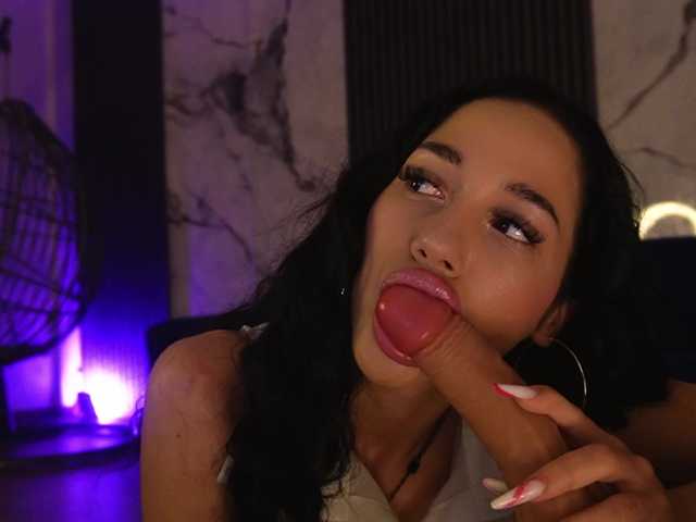 kimmblaze live cam on BongaCams