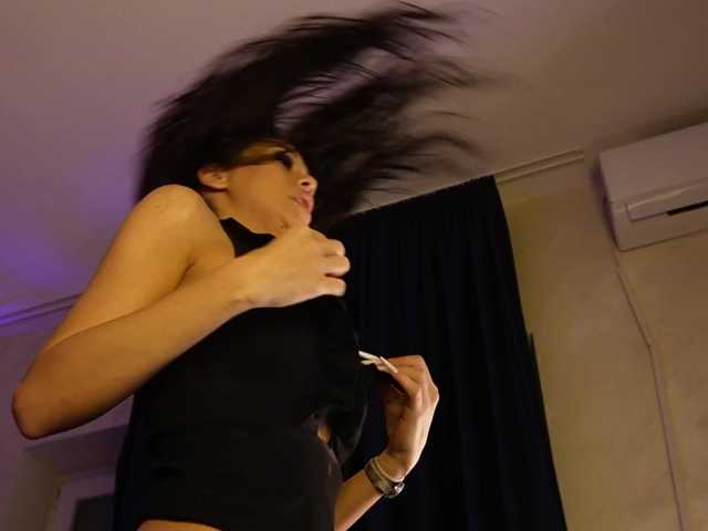 kimmblaze live cam on BongaCams