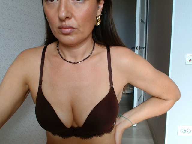 HoneyMuse live cam on BongaCams