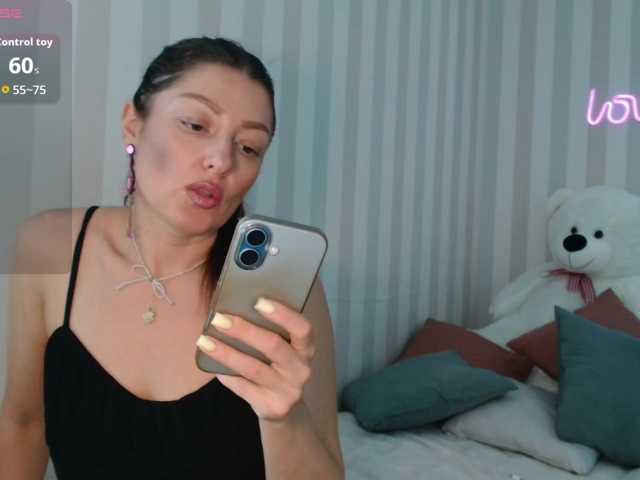 HoneyMuse live cam on BongaCams