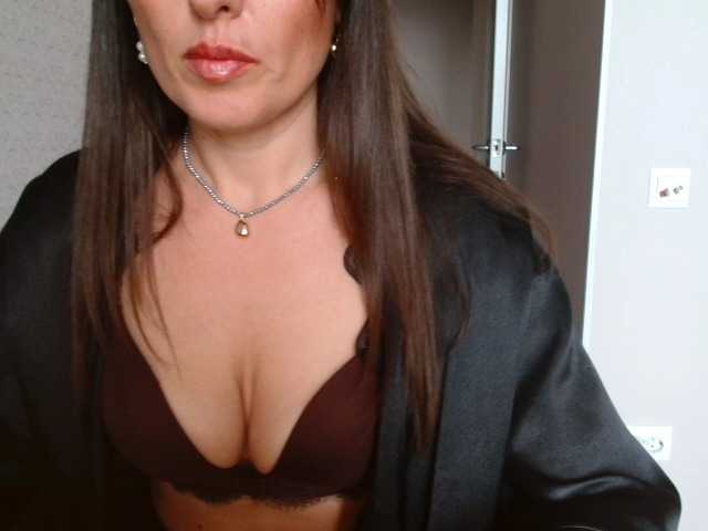 HoneyMuse live cam on BongaCams