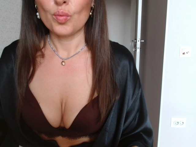 HoneyMuse live cam on BongaCams