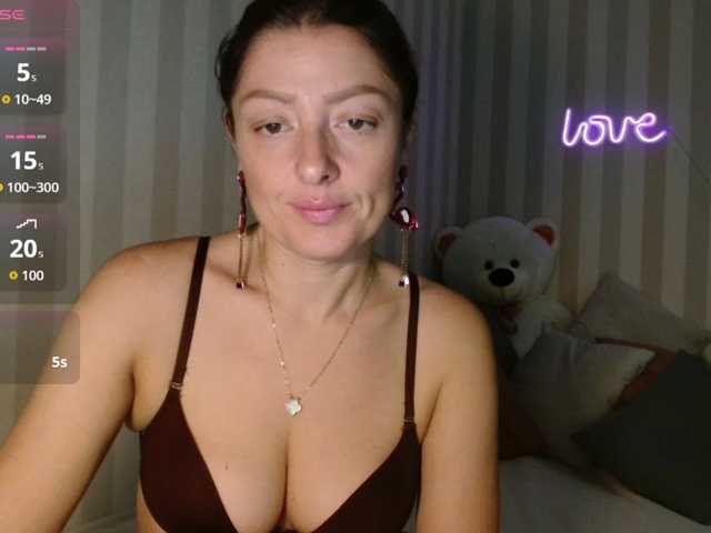 HoneyMuse live cam on BongaCams