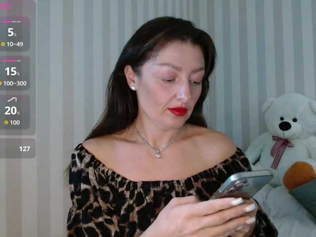 HoneyMuse live cam on BongaCams