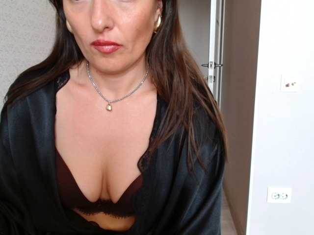 HoneyMuse live cam on BongaCams