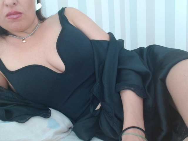 HoneyMuse live cam on BongaCams