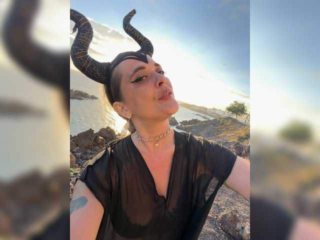 Live трансляция BigTwiXXX - Runet.cam