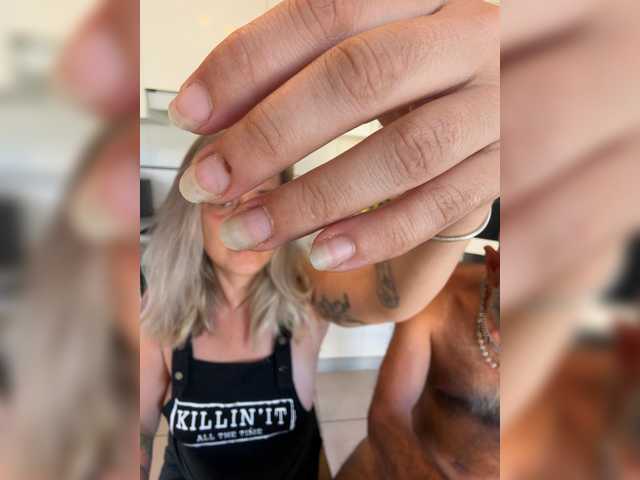 BigTwiXXX live cam on BongaCams