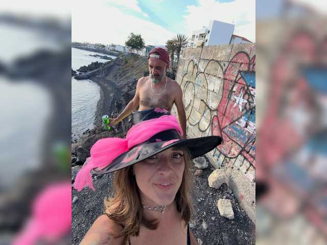 BigTwiXXX live cam on BongaCams