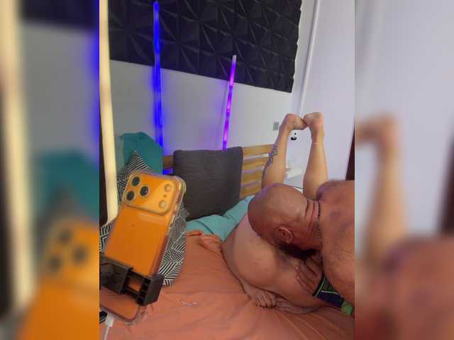 BigTwiXXX live cam on BongaCams
