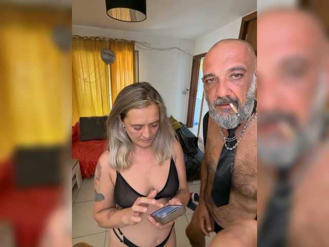 le modèle BigTwiXXX est en webcam porno dans un show sur le site bongacams, il possède les tags suivants: White/Caucasian,Brunette,Shaved