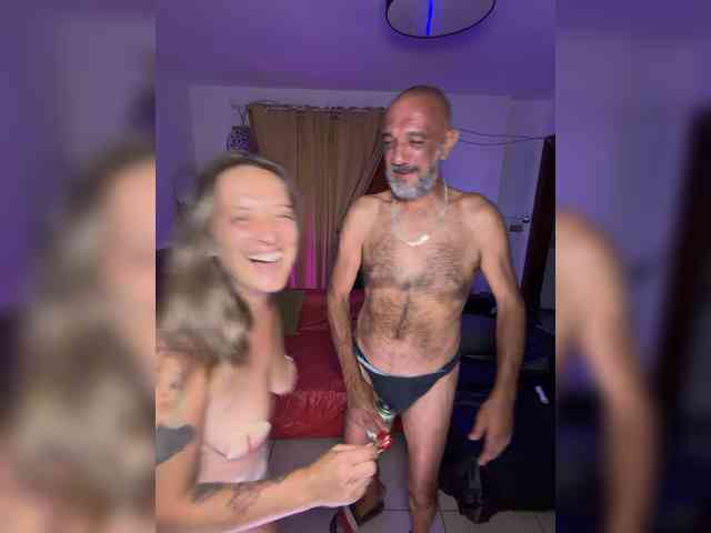 BigTwiXXX Sex Cam Show