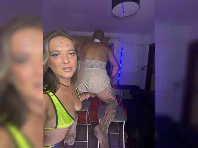 BigTwiXXX Sex Cam Show