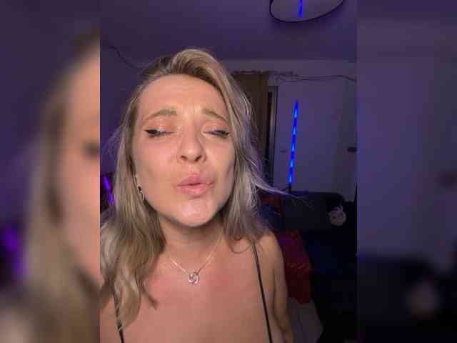BigTwiXXX webcam