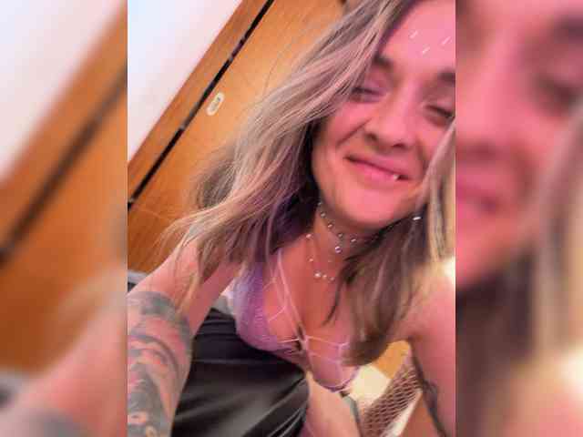 BigTwiXXX webcam